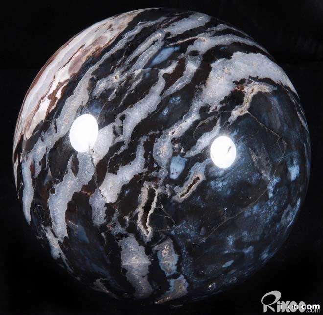Titan 7.0" Black Zebra Agate Sphere, Crystal Ball Titan 7.0" Black Zebra Agate Sphere, Crystal Ball
