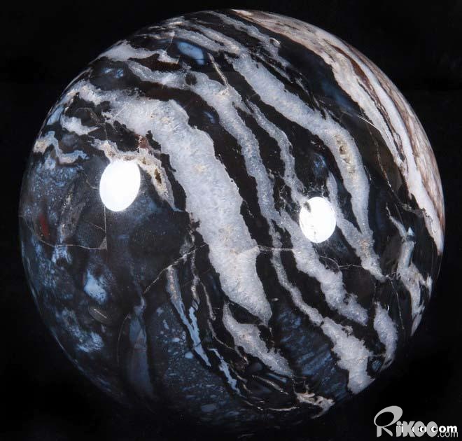 Titan 7.0" Black Zebra Agate Sphere, Crystal Ball Titan 7.0" Black Zebra Agate Sphere, Crystal Ball