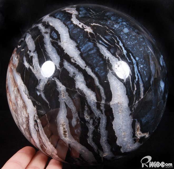 Titan 7.0" Black Zebra Agate Sphere, Crystal Ball Titan 7.0" Black Zebra Agate Sphere, Crystal Ball